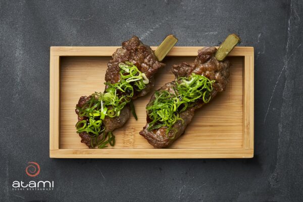 215. Oksekød Med Forårsløg Og Sort Peber Sauce